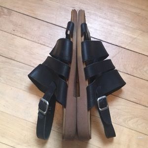 Azaleia black strapy sandals